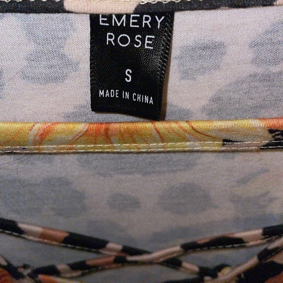 *Keeping* Cheetah Sunflower Top 🌻 🐆 - Picture 7 of 13